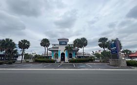 Clarion Inn & Suites Kissimmee-Lake Buena Vista South